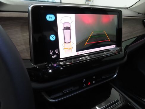 New 2025 Volkswagen Atlas SEL image 18