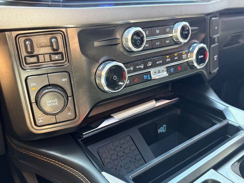 Used 2024 Ford F250 Platinum AWD/4WD image 35