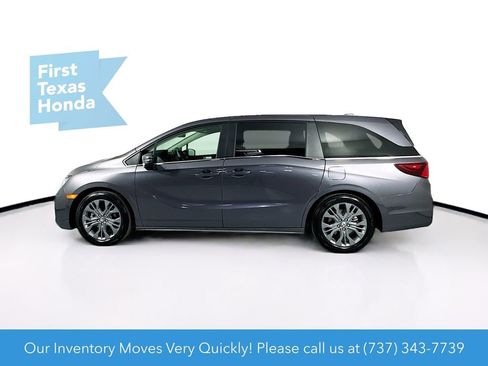 Used 2026 Honda Odyssey Touring image 4