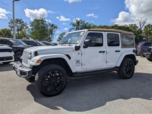 Used 2022 Jeep Wrangler Unlimited Sahara image 6