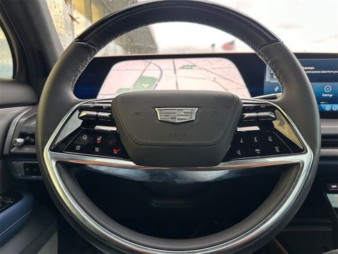 Used 2026 Cadillac Vistiq Premium Luxury image 25
