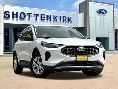 Certified 2025 Ford Escape Active w/ Tech Pack #1 FWD image 1