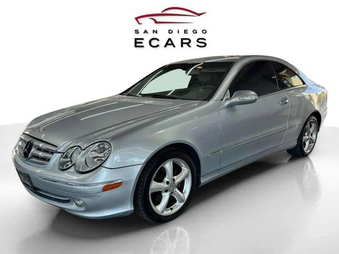Used 2005 Mercedes-Benz CLK 320 Coupe image 2