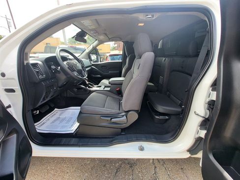 Used 2024 Nissan Frontier S RWD image 9