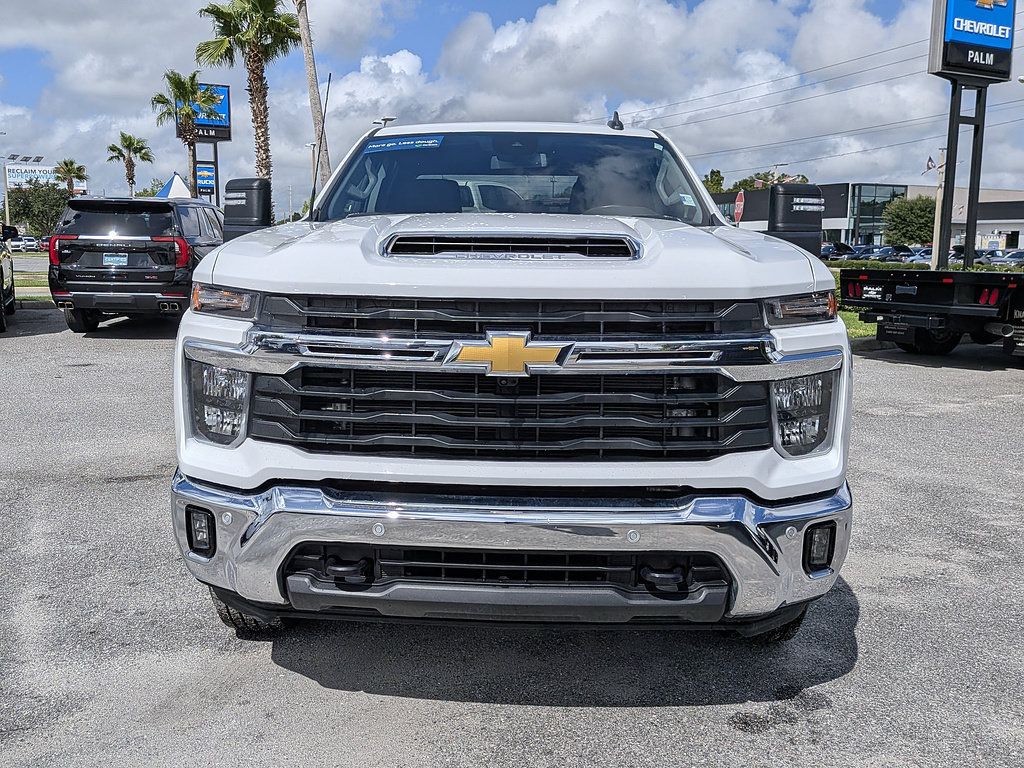 Certified 2025 Chevrolet Silverado 2500 LT w/ Safety Package AWD/4WD image 8