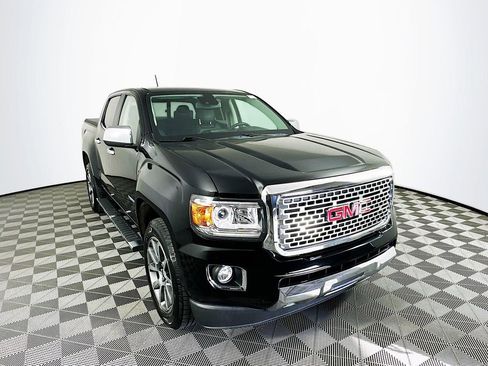 Used 2018 GMC Canyon Denali image 2