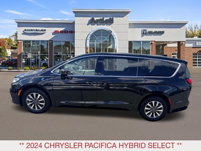 Certified 2024 Chrysler Pacifica Limited FWD image 5