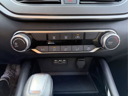 Used 2024 Nissan Altima 2.5 SR AWD/4WD image 18