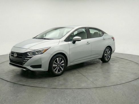 Used 2025 Nissan Versa SV FWD image 3
