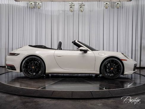 Used 2021 Porsche 911 Carrera 4 AWD/4WD image 18