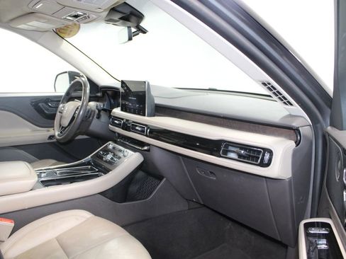 Used 2022 Lincoln Aviator Reserve image 32