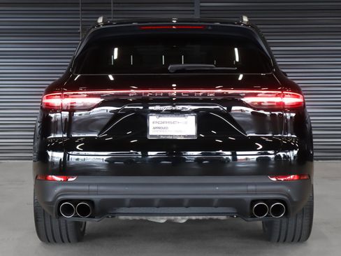 Certified 2023 Porsche Cayenne S AWD/4WD image 9