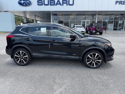 Used 2018 Nissan Rogue Sport SL w/ SL Premium Package FWD image 2
