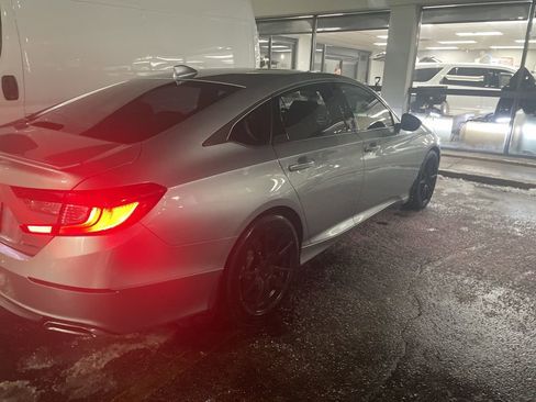 Used 2019 Honda Accord Sport image 3