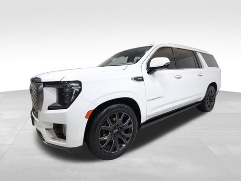 Used 2021 GMC Yukon XL Denali w/ Denali Ultimate Package image 6