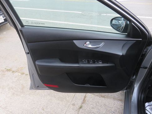 Used 2023 Kia Forte LXS w/ LXS Technology Package FWD image 25