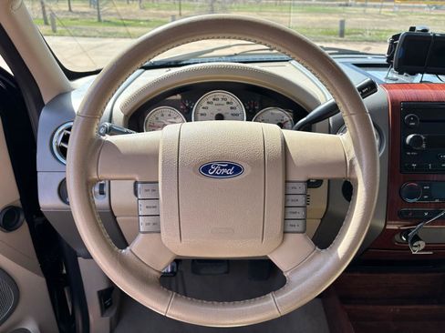 Used 2005 Ford F150 XLT image 15