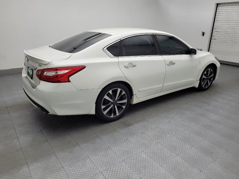 Used 2016 Nissan Altima 2.5 SR FWD image 10