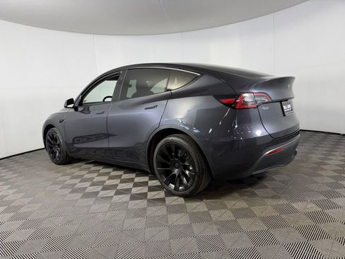Used 2024 Tesla Model Y Long Range AWD/4WD image 9