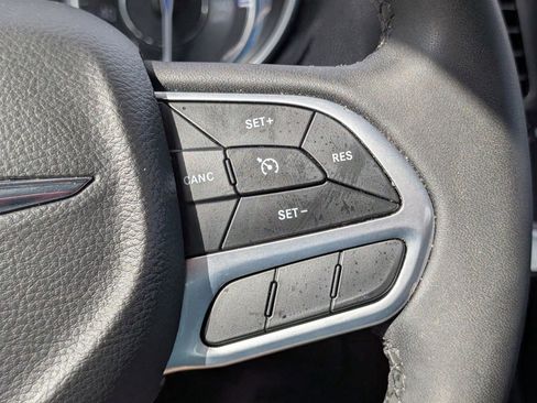 Used 2023 Chrysler 300 Touring w/ Sport Appearance Package image 21