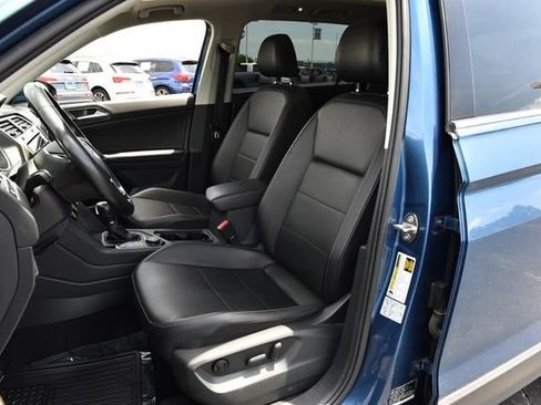 Used 2018 Volkswagen Tiguan SE w/ Panoramic Sunroof Package AWD/4WD image 19