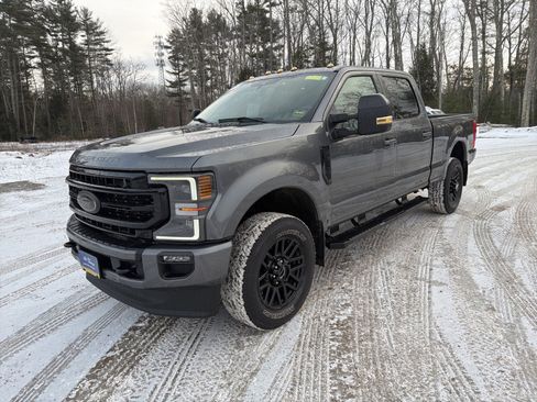 Certified 2022 Ford F250 Lariat w/ Black Appearance Package image 3