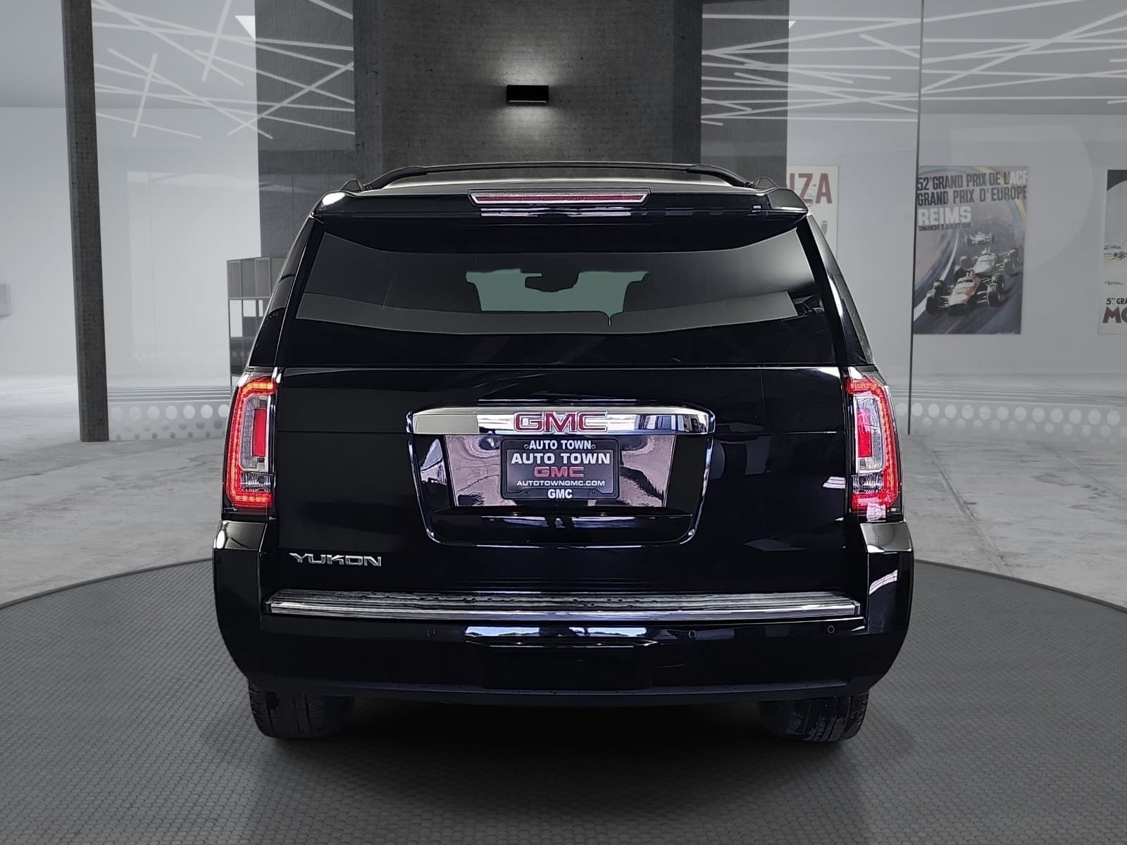 Used 2016 GMC Yukon Denali w/ Open Road Package AWD/4WD image 6