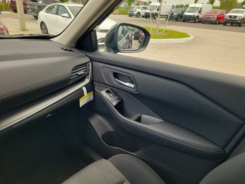 Certified 2026 Nissan Rogue SV FWD image 14