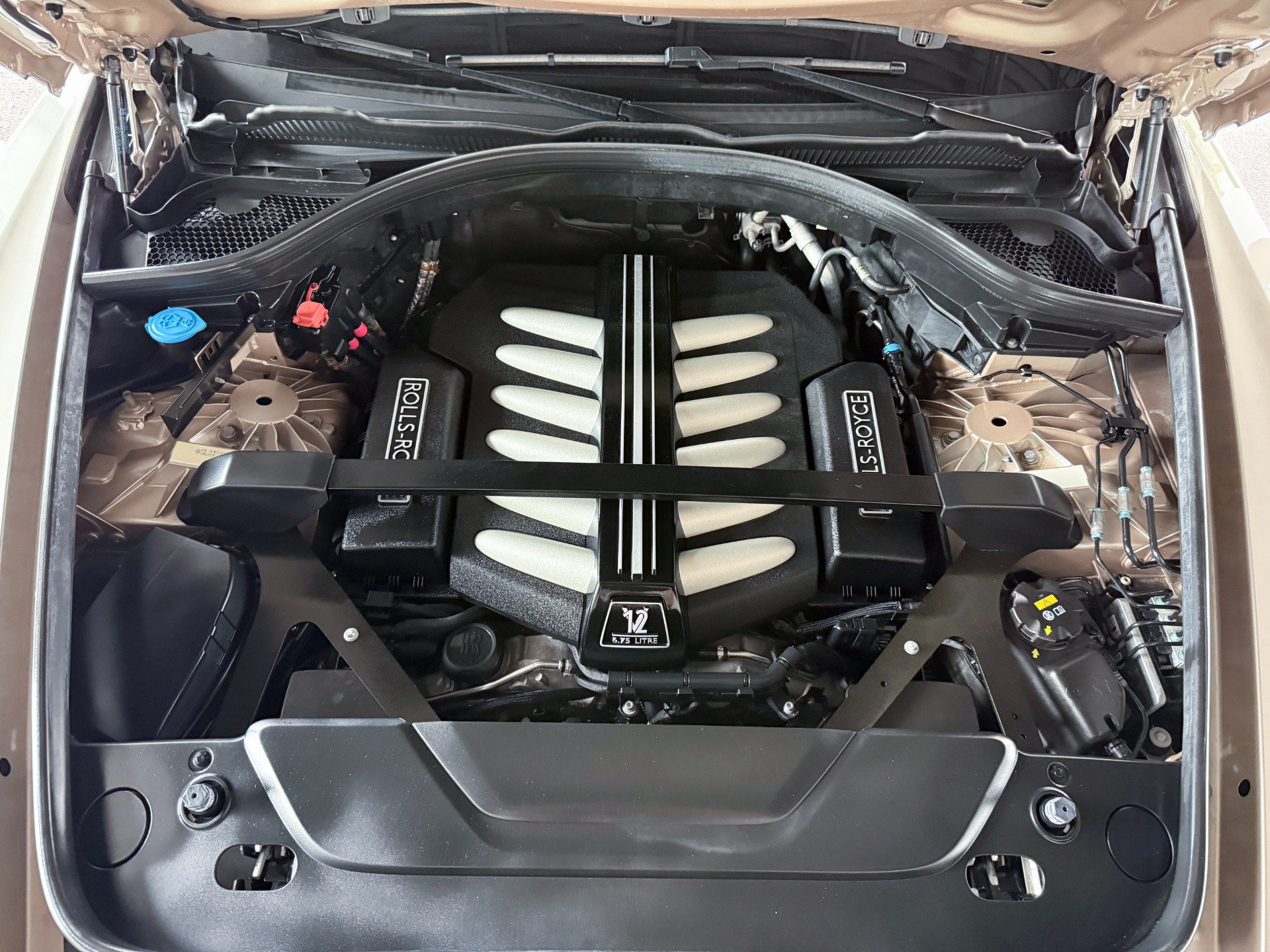 Used 2020 Rolls-Royce Cullinan AWD/4WD image 47