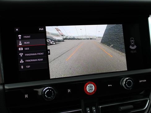 Certified 2026 Porsche Macan AWD/4WD image 19