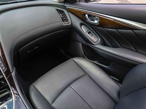 Used 2019 INFINITI Q50 Luxe w/ Essential Package (3.0T Luxe) AWD/4WD image 18