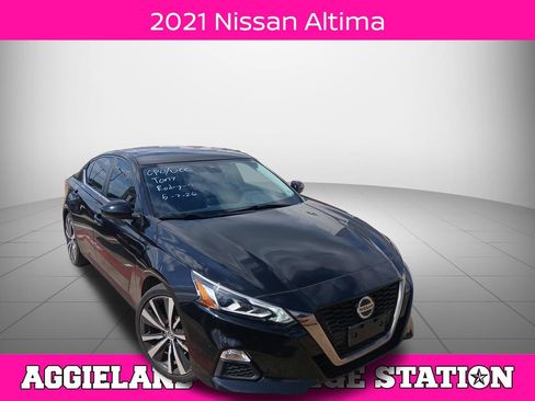 Used 2021 Nissan Altima 2.5 SR w/ SR Premium Package FWD image 1