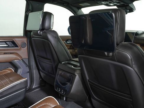 Used 2026 GMC Yukon Denali Ultimate AWD/4WD image 11