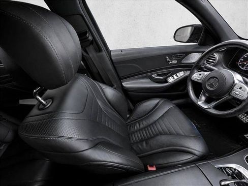 Used 2020 Mercedes-Benz S 560 Sedan image 17