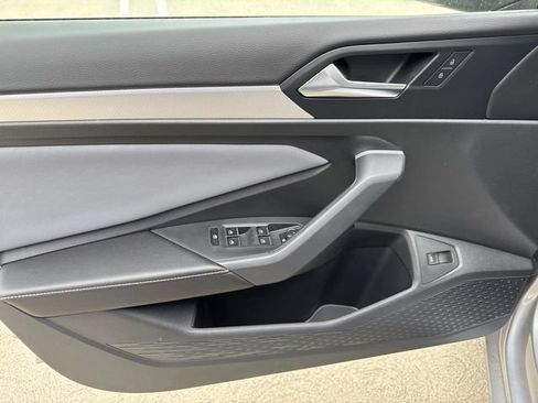 New 2026 Volkswagen Jetta SE FWD image 12