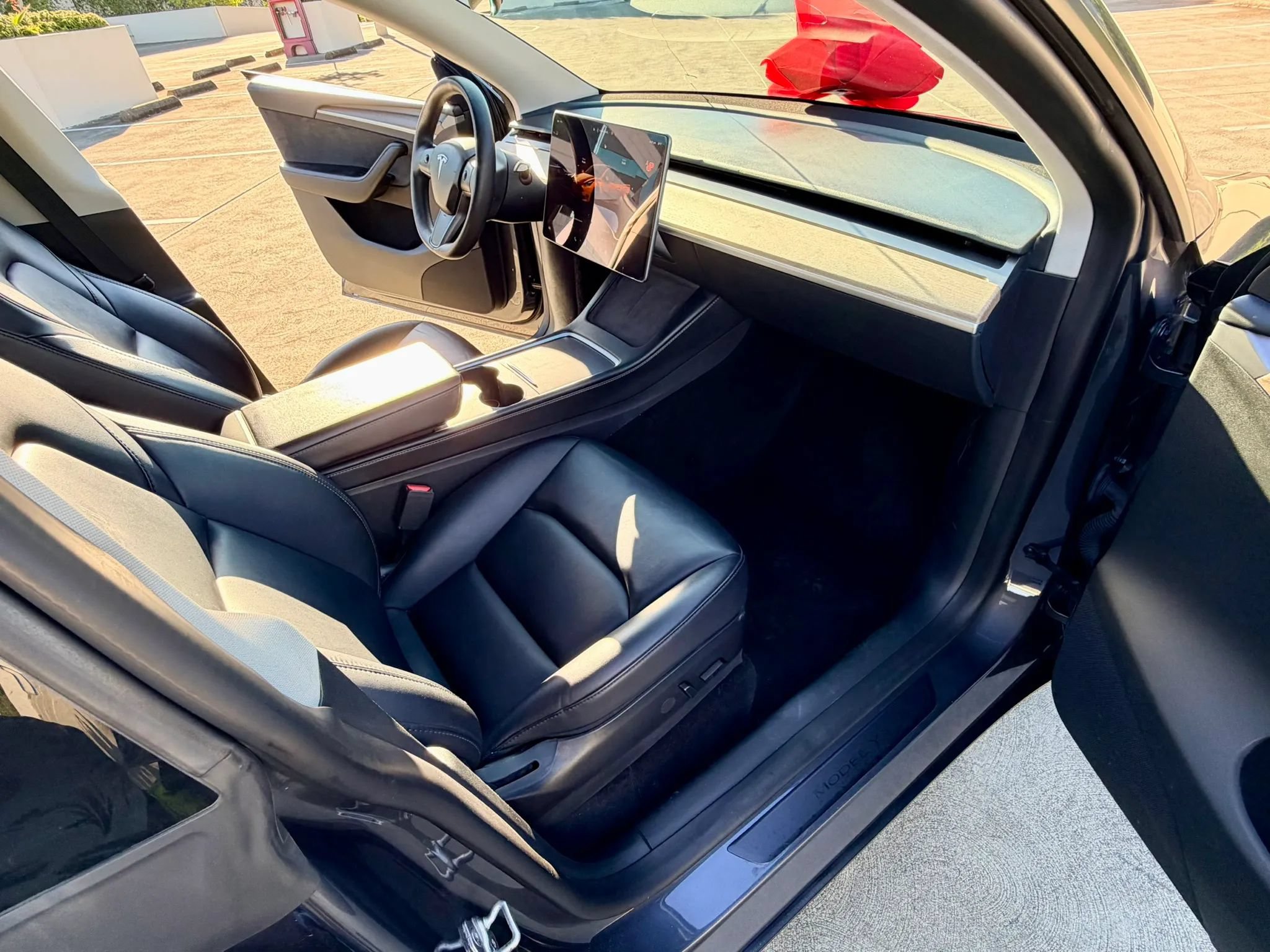 Used 2023 Tesla Model Y Long Range AWD/4WD image 23