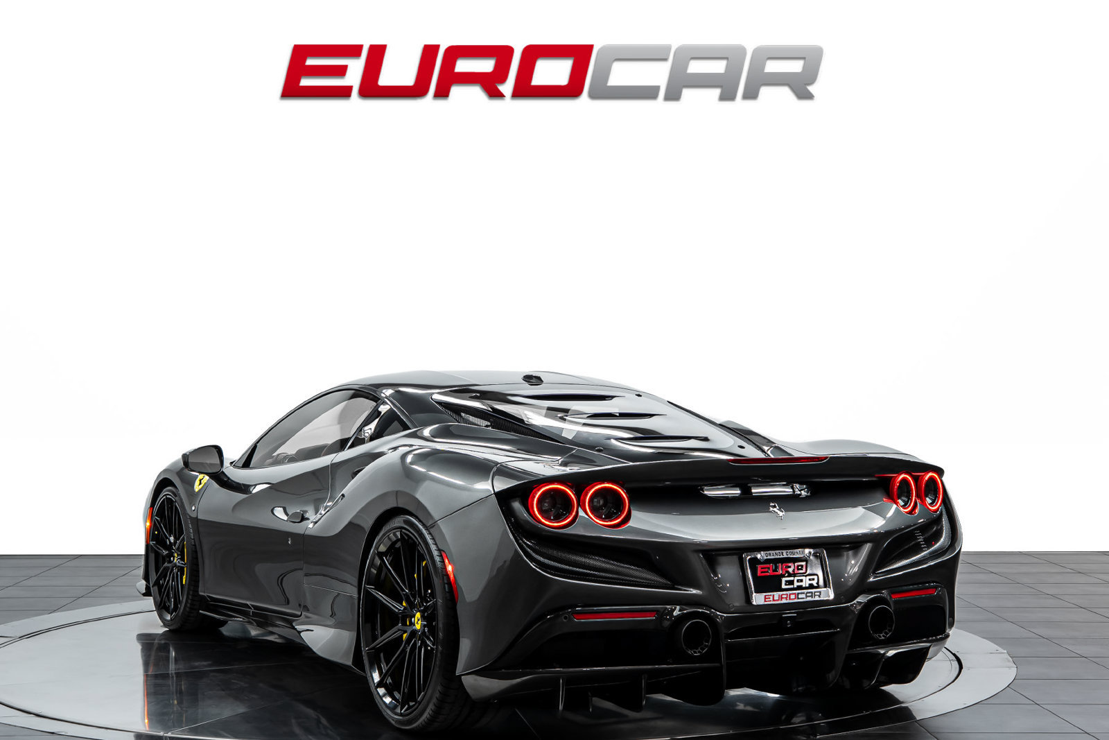 Used 2020 Ferrari F8 Tributo RWD image 3