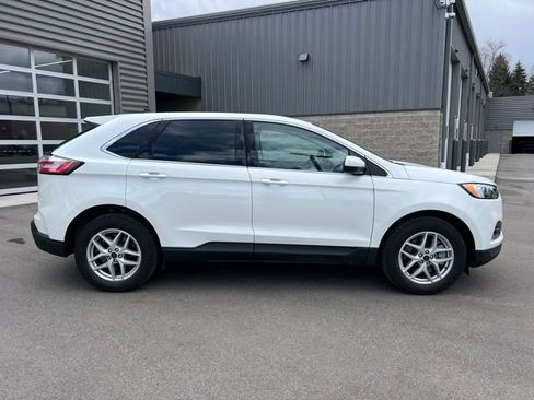 Used 2023 Ford Edge SEL w/ Convenience Package image 4