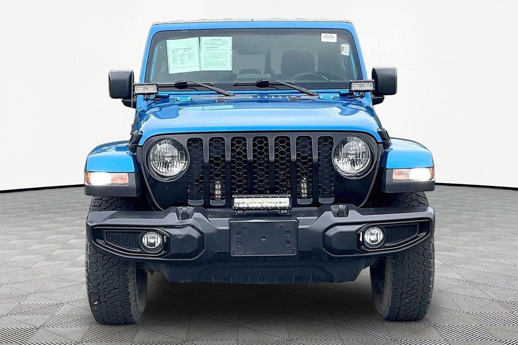 Used 2022 Jeep Gladiator Sport AWD/4WD image 2