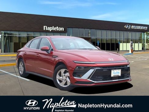 Certified 2025 Hyundai Sonata SE FWD image 1