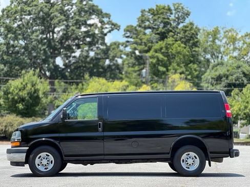 Used 2019 Chevrolet Express 2500 w/ Driver Convenience Package RWD image 8