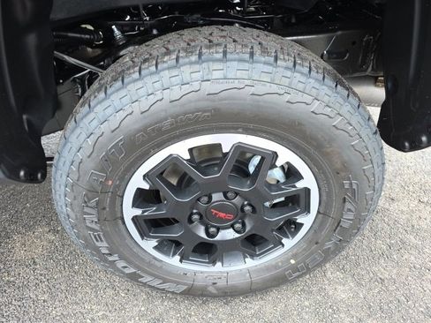 New 2025 Toyota Tacoma TRD Off-Road image 6