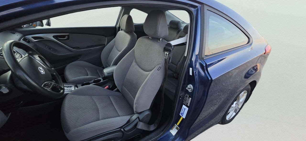Used 2013 Hyundai Elantra FWD image 9