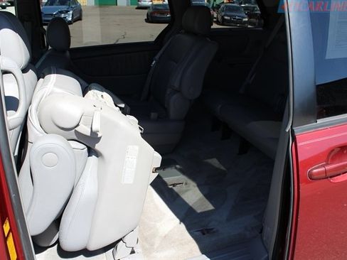 Used 2005 Toyota Sienna XLE AWD/4WD image 26