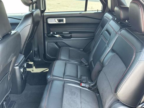 Used 2023 Ford Explorer ST-Line AWD/4WD image 13