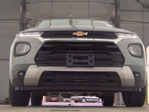 Used 2023 Chevrolet TrailBlazer LT w/ Convenience Package image 3