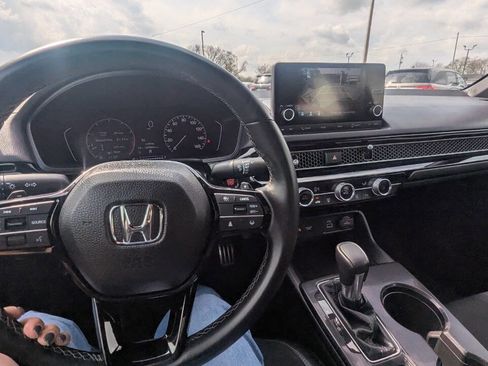 Used 2023 Honda Civic Sport image 22