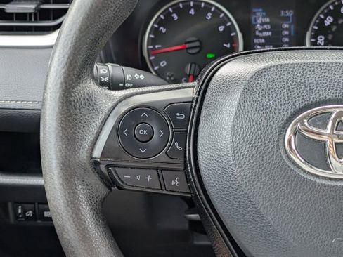 Used 2020 Toyota RAV4 XLE image 18