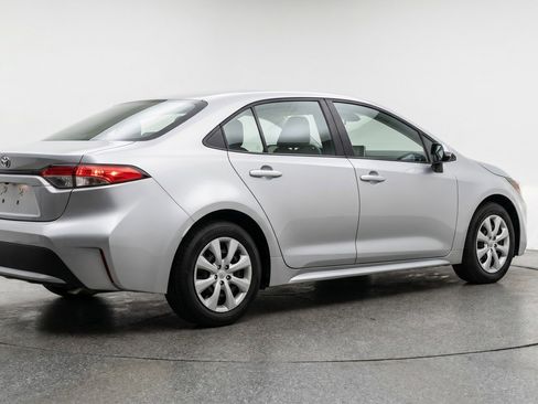 Used 2025 Toyota Corolla LE FWD image 9