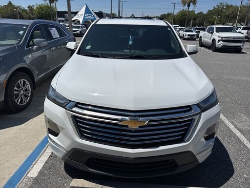 Certified 2023 Chevrolet Traverse Premier FWD image 2